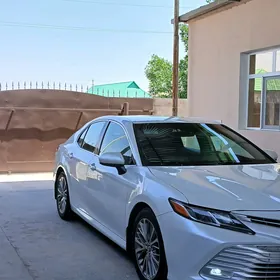 Toyota Camry 2018