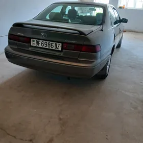 Toyota Camry 1999