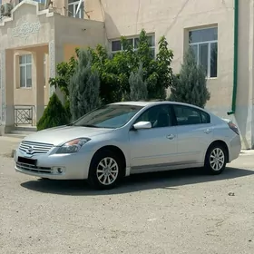Nissan Altima 2010