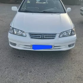 Toyota Camry 2000
