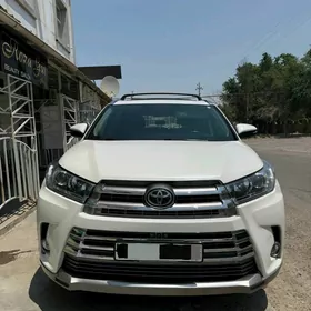 Toyota Highlander 2019