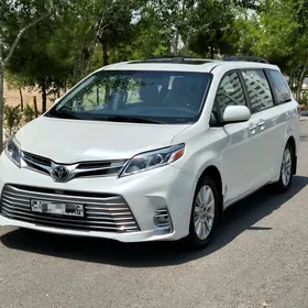 Toyota Sienna 2016