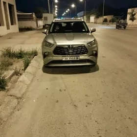 Toyota Highlander 2020