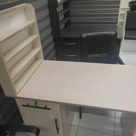 manikurny stol satlyk