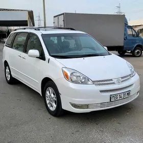 Toyota Sienna 2004