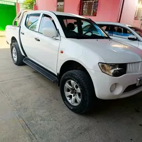 Mitsubishi L200 2008