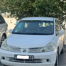 Nissan Tiida 2006