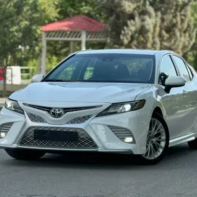 Toyota Camry 2018