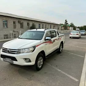 Toyota Hilux 2016