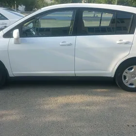 Nissan Versa 2010