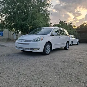 Toyota Sienna 2003