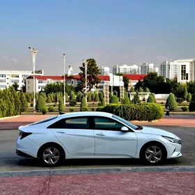 Hyundai Elantra 2021
