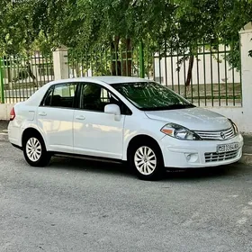 Nissan Versa 2011