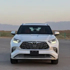 Toyota Highlander 2022