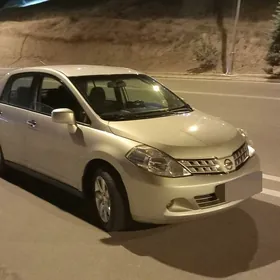 Nissan Versa 2010