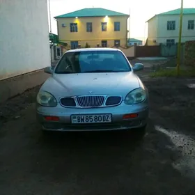 Daewoo Leganza 1999