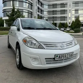 Nissan Versa 2010