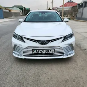Toyota Camry 2020