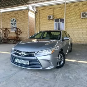 Toyota Camry 2017