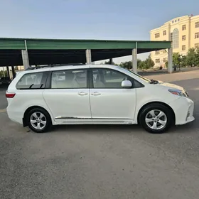 Toyota Sienna 2017