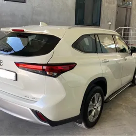 Toyota Highlander 2020