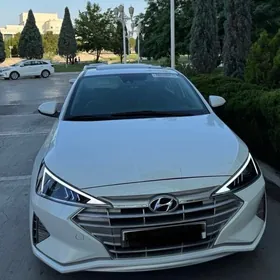 Hyundai Elantra 2020
