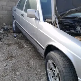 Mercedes-Benz 190E 1988