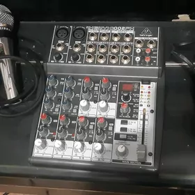 Behringer pult+ mikrofon