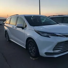 Toyota Sienna 2021