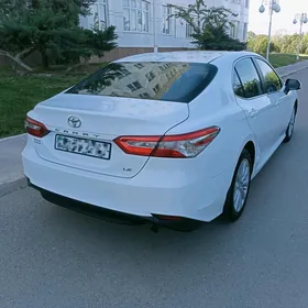Toyota Camry 2019