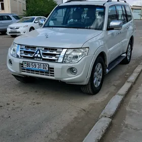 Mitsubishi Pajero 2013