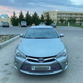 Toyota Camry 2017