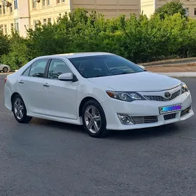 Toyota Camry 2014