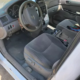 Toyota Sienna 2004