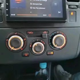 Nissan Tiida Versa
