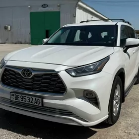 Toyota Highlander 2021