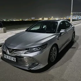 Toyota Camry 2018