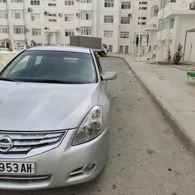 Nissan Altima 2012