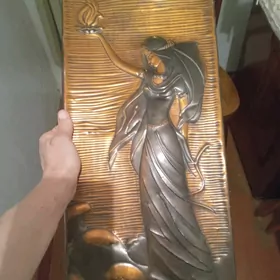 медная картина.