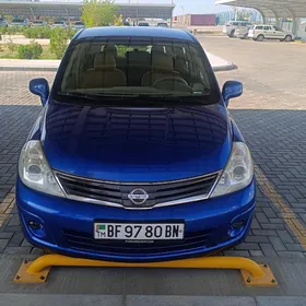 Nissan Versa 2012