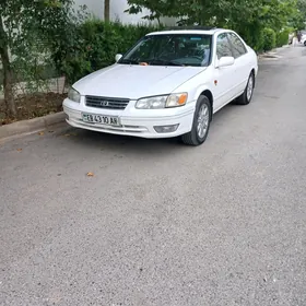 Toyota Camry 2000