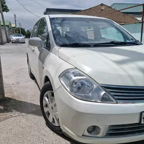 Nissan Tiida 2008