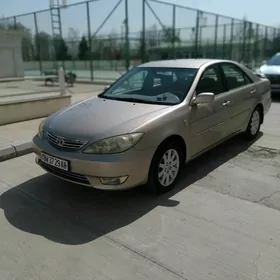 Toyota Camry 2004