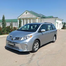 Toyota Sienna 2020