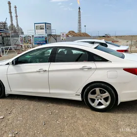 Hyundai Sonata 2011