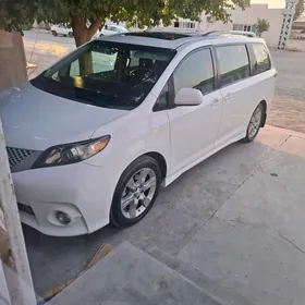 Toyota Sienna 2012