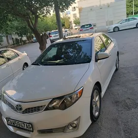 Toyota Camry 2013