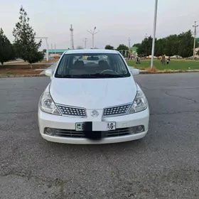 Nissan Tiida 2008