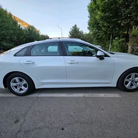 Kia K5 2021