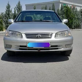 Toyota Camry 2001
